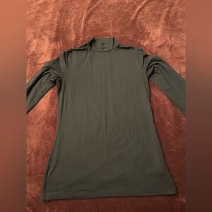 32 Degrees Elegant Black Long Sleeve Women's thermal undershirt. Size medium.